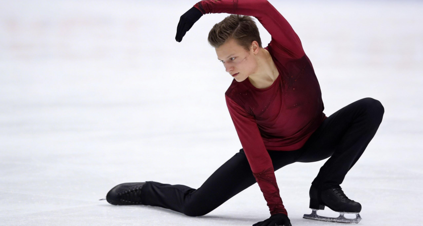 22-летний Семененко уже титулованнее Гуменника: будущий врач покоряет лёд