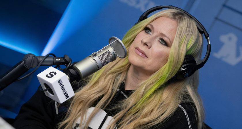 Аврил Лавин отказалась от концерта в Москве из-за болезни Лайма