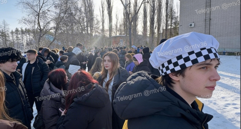 Три воронежских колледжа одновременно эвакуированы из-за угроз взрыва