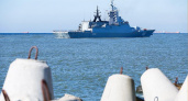 Россия начала сопровождать военными кораблями танкеры на Балтике