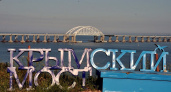 Крымский мост перекрыт из-за огромных пробок в туристический сезон