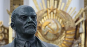 Трое подростков избили 71-летнего "двойника Ленина" на детской площадке в Петербурге