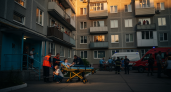 17-летний подросток сорвался с 5 этажа, спускаясь по веревке после ссоры с матерью из-за телефона
