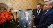 Хинштейн встретился с 102-летним ветераном, который женился на фронтовичке в зале капитуляции Берлина