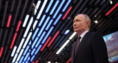 "Вся страна помнит": Путин во Владивостоке почтил память пяти павших Героев России из 155-й бригады