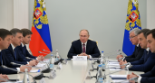 Путин провел трехчасовой марафон с лидерами фракций и остался на индивидуальные встречи