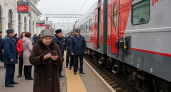 «Купе — это телевизионная Россия, а плацкарт — настоящая»: проводник с 15-летним стажем рассказал, какую страну он видит каждый день