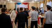 Полиция ворвалась на свадьбу в Солонцах и депортировала 26 нелегальных мигрантов
