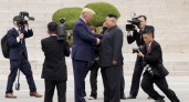 Белый дом впервые заявил: Трамп встретится с Ким Чен Ыном без всяких условий