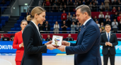 Двукратную олимпийскую чемпионку Татьяну Овечкину наградили за 50-летний вклад в российский спорт