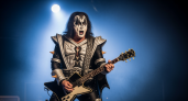 Основатель Kiss Эйс Фрейли умер в 74 года после падения в собственной студии