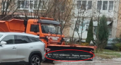 «Есть такая профессия — Родину расчищать»: слоган на снегоуборочной технике взорвал соцсети