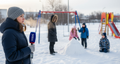 «Снежная дама в бикини с сигарой»: скульптура на детской площадке расколола жителей Балашихи на два лагеря