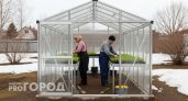 Забудьте про пленку и поликарбонат: этот материал для теплиц не требует замены целых 30 лет