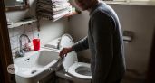 Сантехник объяснил простую ошибку с туалетной бумагой: почему ваш унитаз постоянно забивается изнутри
