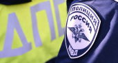 Грузовик выехал на рельсы перед поездом на Сахалине — пострадавших нет