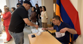 Оппозиция лидирует на выборах в Армении: партия Пашиняна уступает коалиции Карапетяна