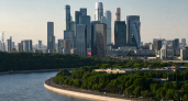 Рекордсмен Сергей Бойцов прыгнул с парашютом с 338-метровой башни в Москва-Сити