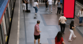 В метро Москвы задержали мужчину, угрожавшего пассажирам светошумовым пистолетом