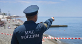 У берегов Сириуса над Черным морем очевидцы сняли мощный смерч