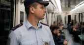 В петербургском метро мужчина напал на спящего пассажира на красной ветке