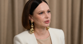 Ирина Безрукова появилась в инвалидном кресле с загипсованной ногой