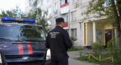 На западе Москвы из окна квартиры выпала предполагаемая иностранка