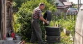 Забудьте про шинных лебедей: показываю пять функциональных вещей для дачи из покрышек без капли колхоза