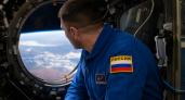 Космонавты с борта МКС поздравили россиян с Днем флага и призвали его поднять