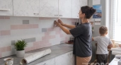 Преобразила кухню в прованс за копейки: обычная полка с Ozon и новые фасады сделали интерьер как с картинки