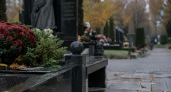 На Кунцевском кладбище открыли памятник Тиграну Кеосаяну в виде режиссерского кресла