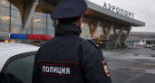 В Шереметьево женщина родила в туалете терминала C и погибла после ЧП