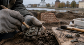 В Великом Новгороде нашли три золотоордынские накладки с изображениями драконов