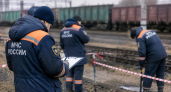 Под Екатеринбургом сошли с путей 20 вагонов грузового поезда: горят семь цистерн