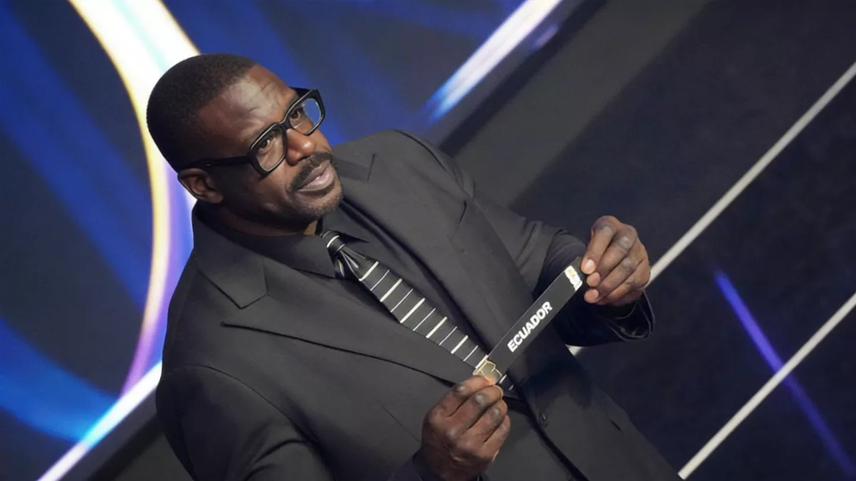 Шакил О'Нил встретился с россиянкой с ногами длиной 132 см