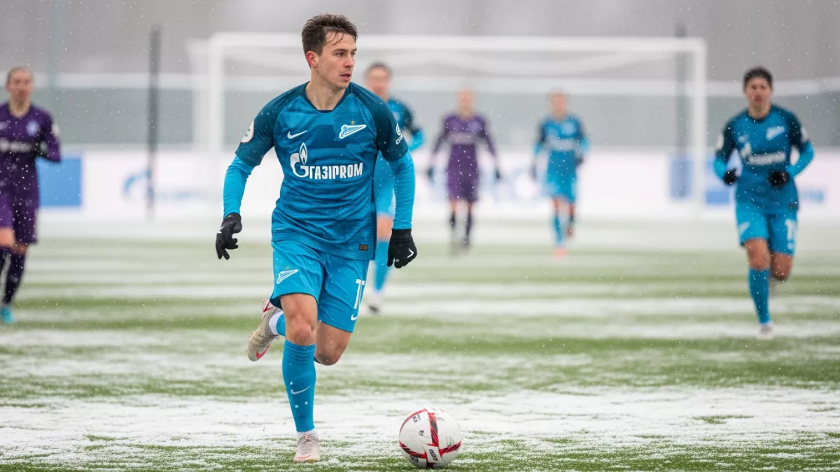 «Зенит» вышел в женской форме поздравить оренбурженок с 8 Марта