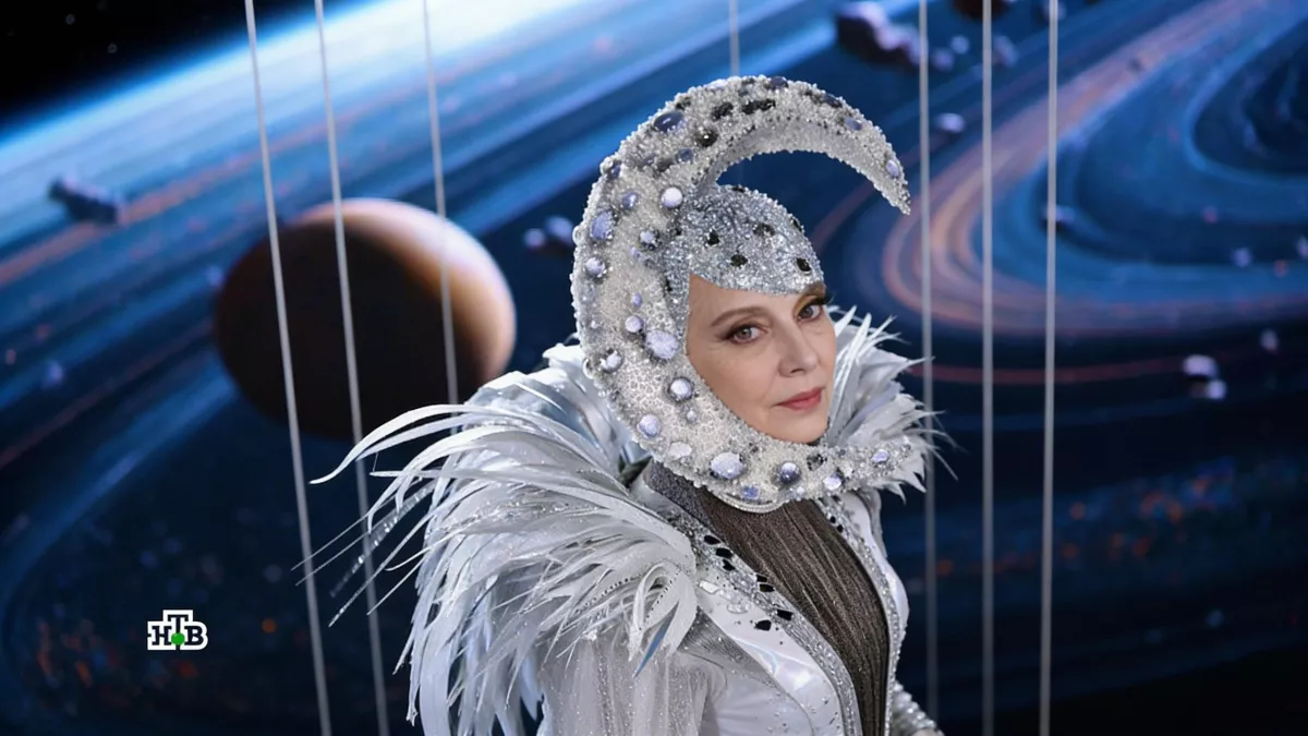 11 участников «Маски» сражались за выживание в праздничный вечер