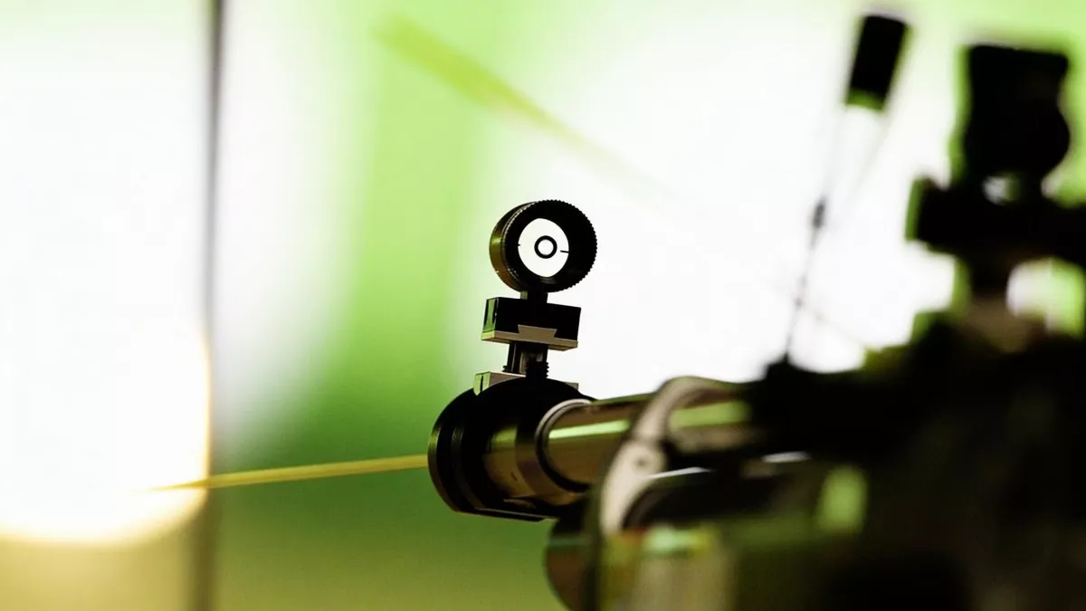 Мужчина выстрелил из винтовки с прицелом в голову 11-летнего ребенка