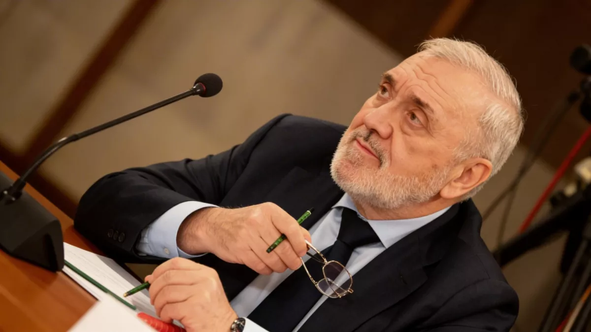 50 млн в кожаной сумке принесли прямо в Минобороны