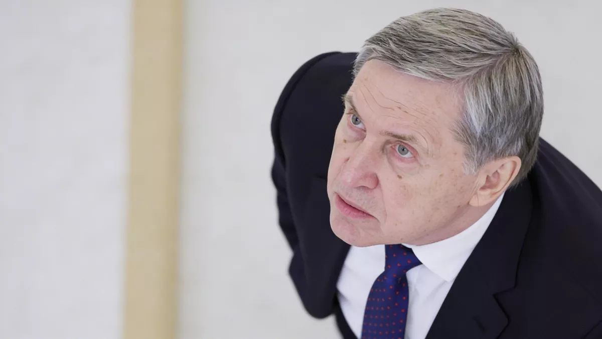 Ушаков ответил советникам Макрона нецензурной бранью на требования по Украине