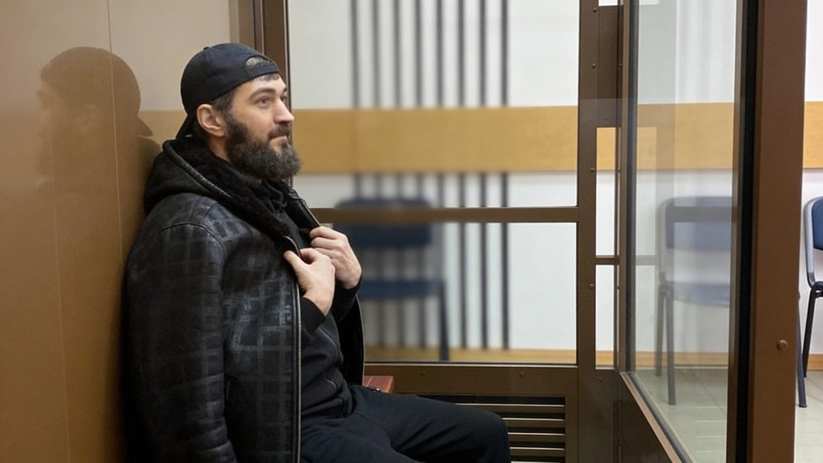 Бойцу ММА дали полтора года принудительных работ за тренировку на памятнике