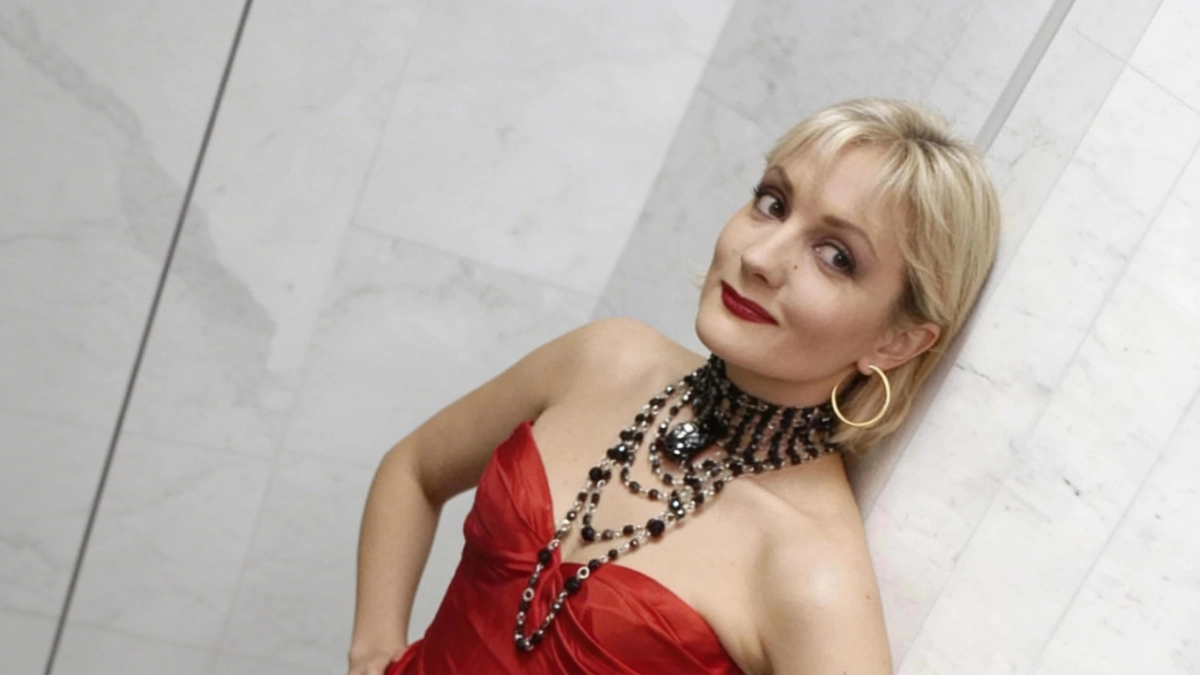 Буланова попала под капельницы после концерта: «Гастроли, они такие»