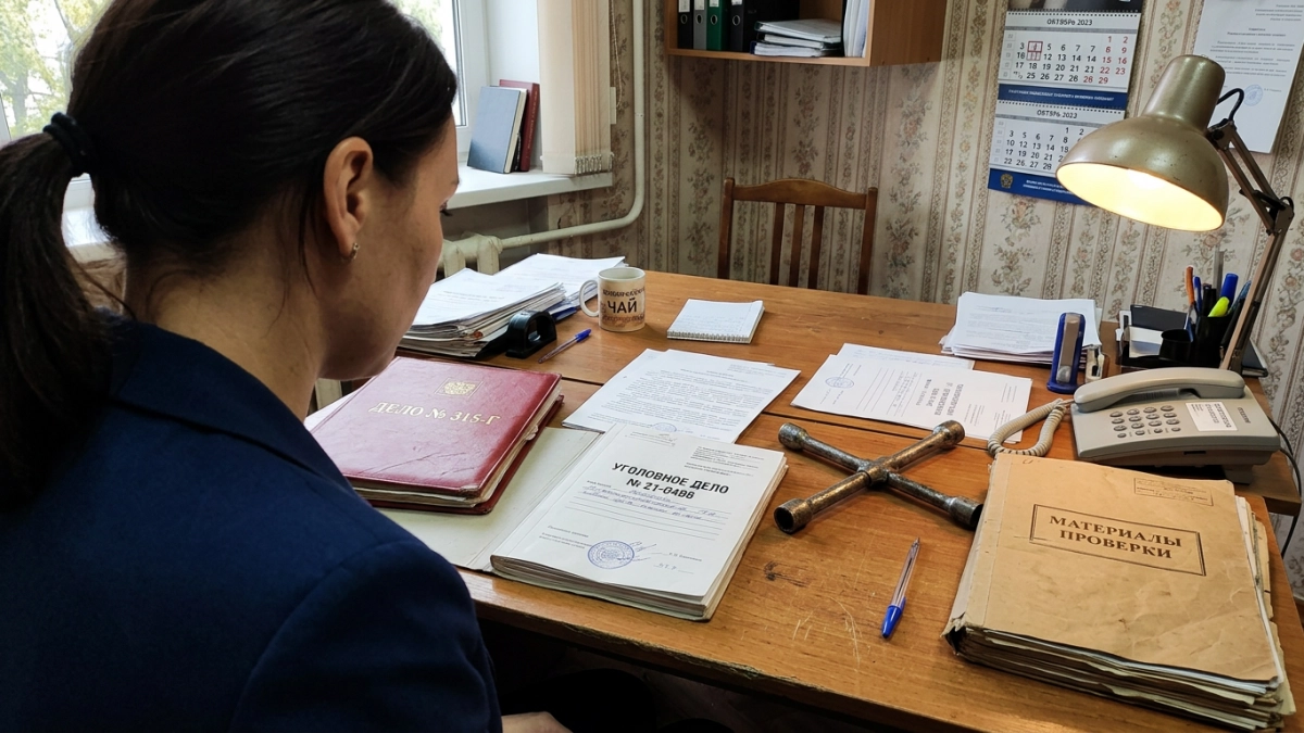 В Томске бывший заключённый убил возлюбленную гаечным ключом после застолья