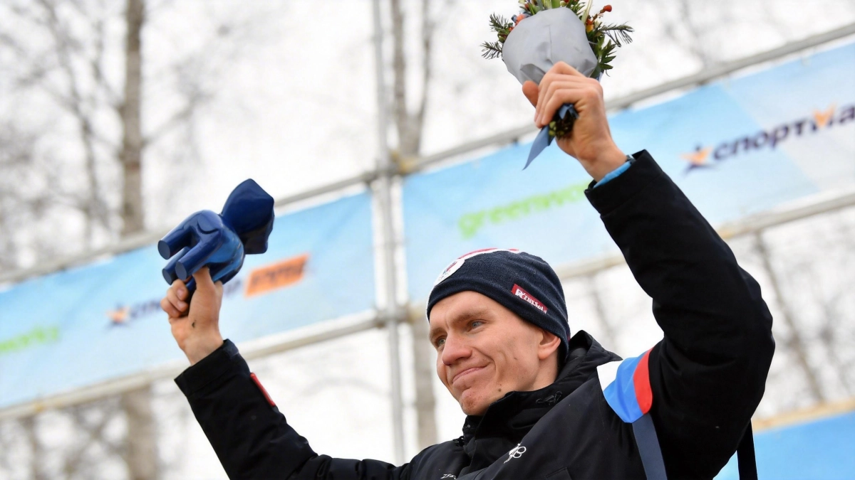 Большунов выиграл индивидуальную гонку в финале Кубка России, Коростелёв — третий