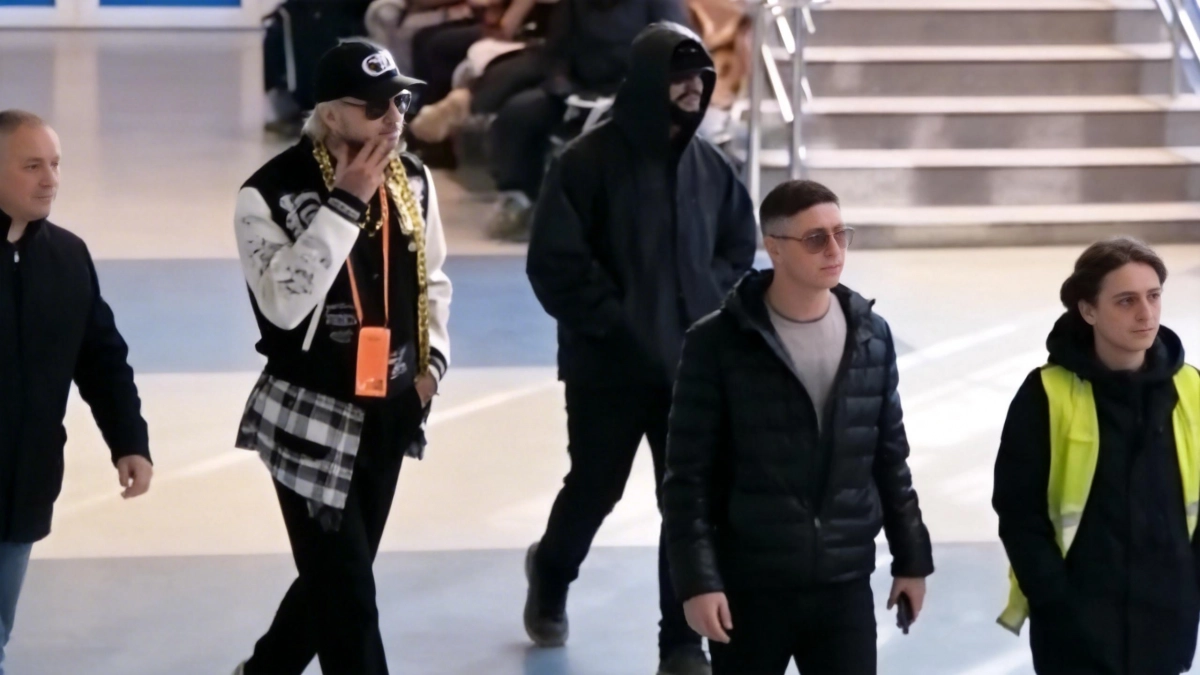 Киркоров закурил прямо в зале аэропорта Барнаула — видео попало в сеть