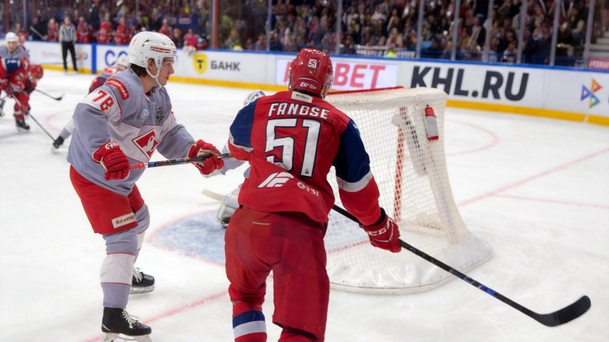 КХЛ дисквалифицировала форварда «Локомотива» Фрэза за травму защитника «Спартака»