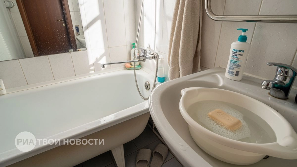 Перестаньте тратить деньги на кремы: ортопед объяснил почему трещины на пятках возвращаются из-за одной ошибки