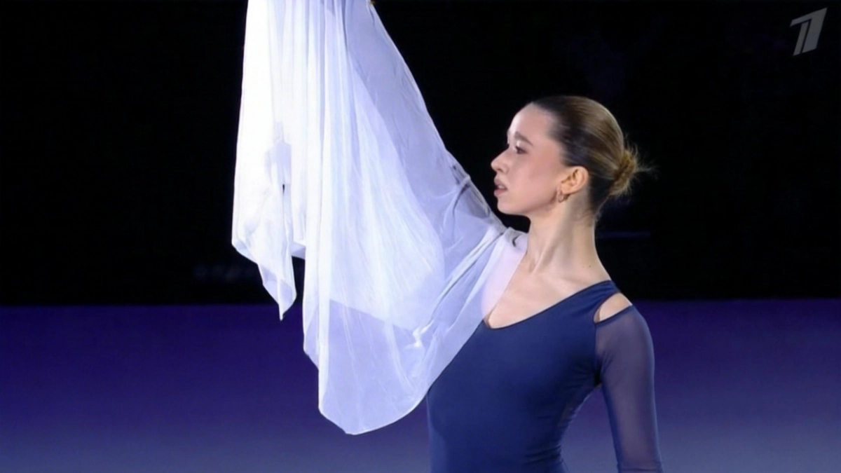 Валиева развернула крыло-ленту на льду и возглавила «Русский вызов» с 19,40