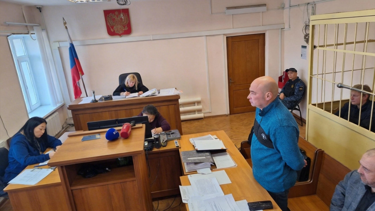 Обвинение просит три года колонии для фигуранта дела о гибели родственников в Охотском море