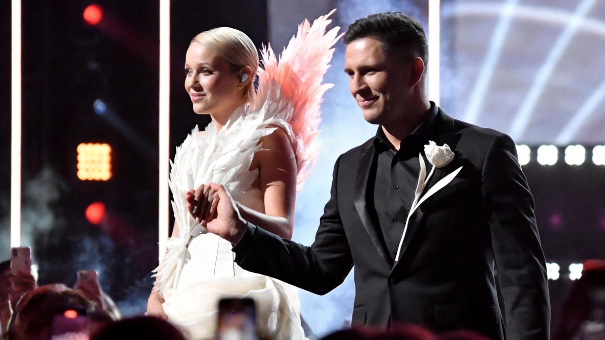 Жара Music Awards 2026: золото Бузовой, аллергия Шаляпина и признание в любви на ковровой дорожке